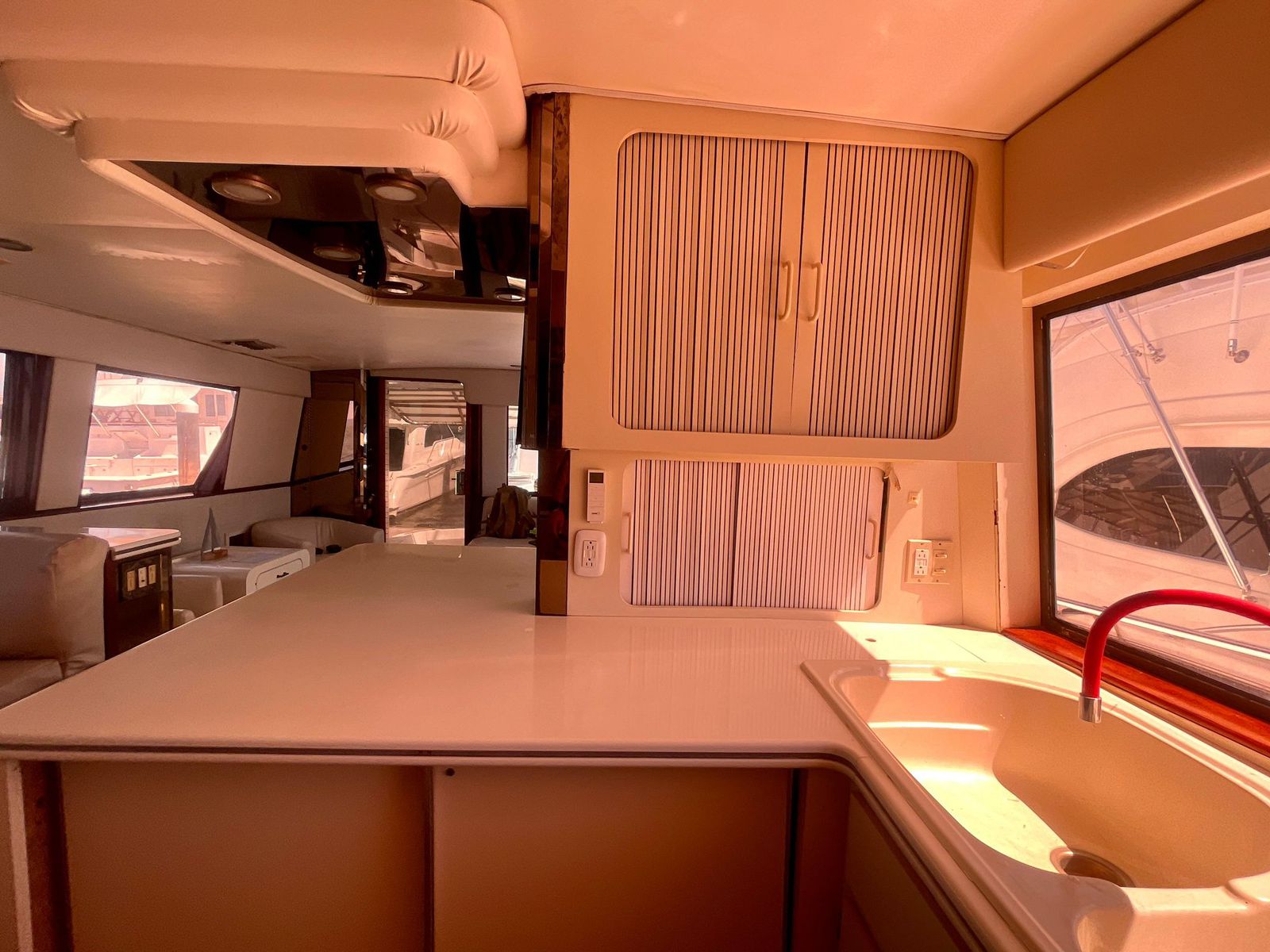 Yate Big Thunder - Imagen 19